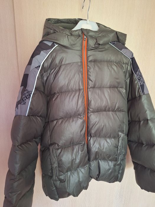 Дебело детско якет Benetton с гъши пух, за момче