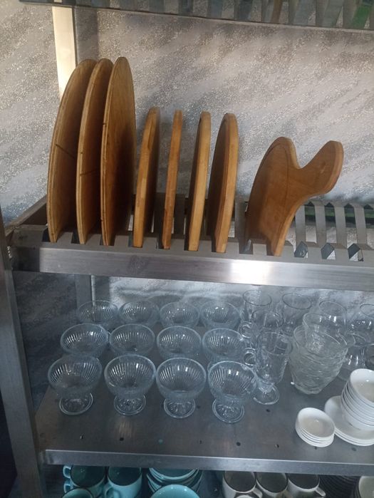 Продам стеллаж для посуды для кафе