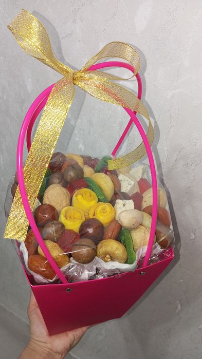 Съедобные букеты из сухофруктов