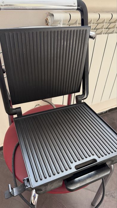 Грильница Tefal.