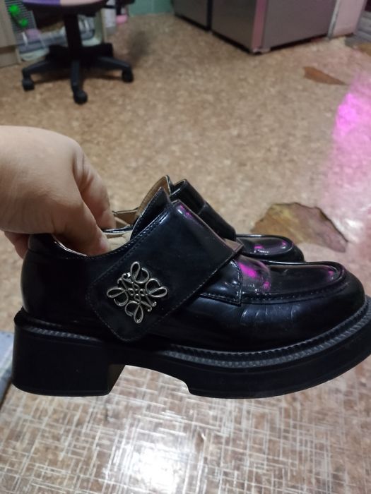 Продам туфли для девочек