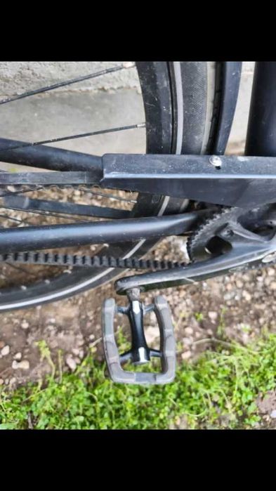 DE VÂNZARE pt.cunoscători