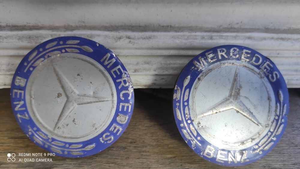 Фара на автомобиль. Заглушка диска на Мерседес..