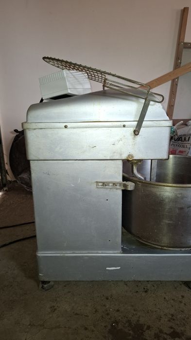 Тестомешалка LOTOS HS 50A