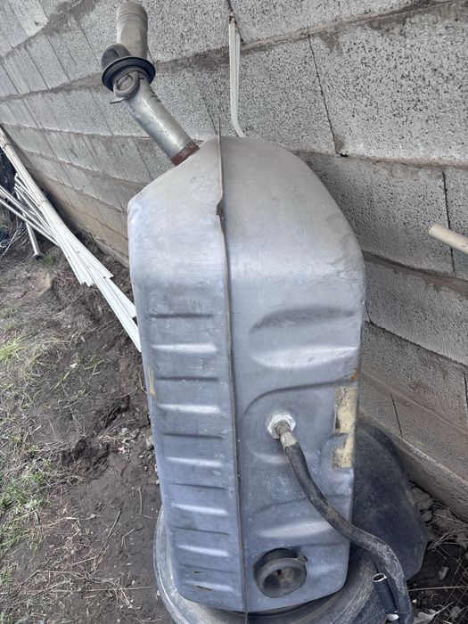 бензобак mercedes 124