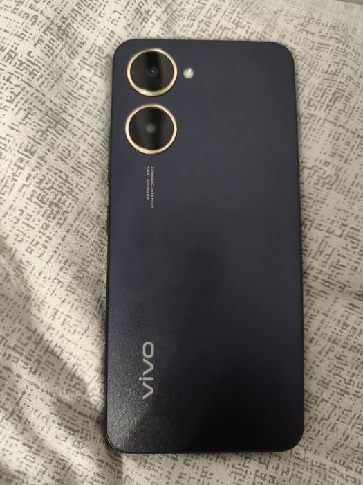Продам телефон vivo-003