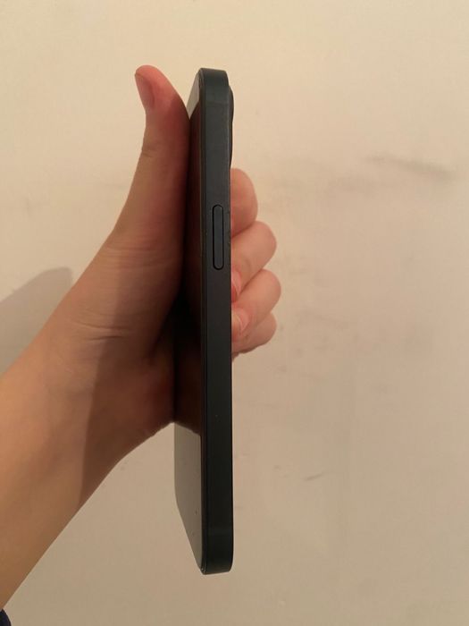 Iphone 13. Не вскрывался. С коробкой.