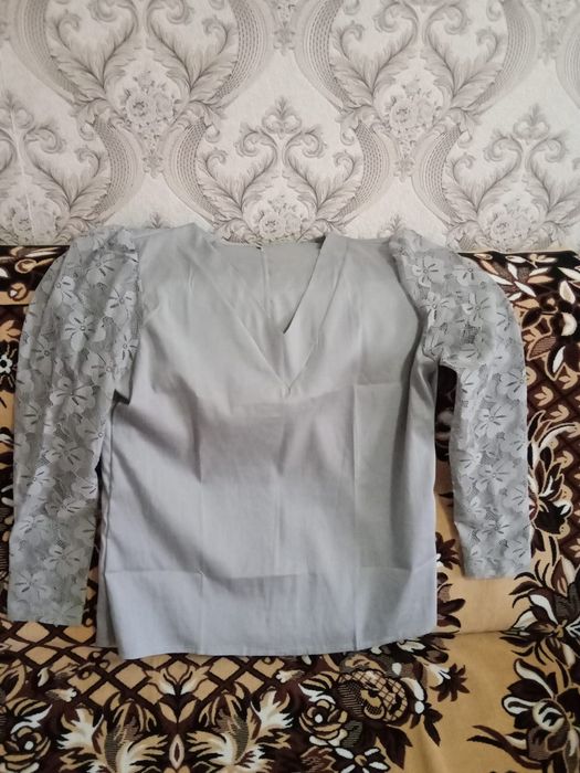 Продам блузку новую