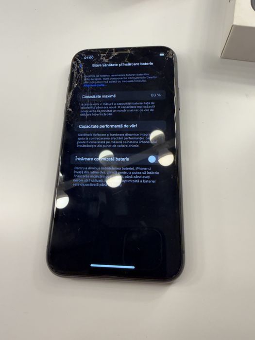 Iphone 11 cu ecranu fisurat