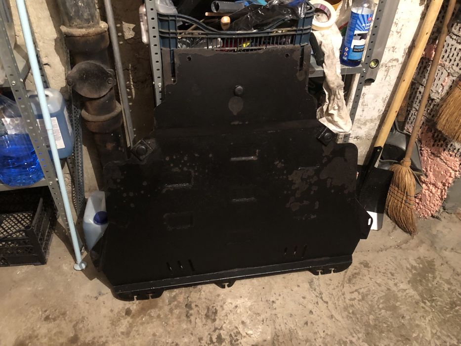 Vand scut metalic focus 3