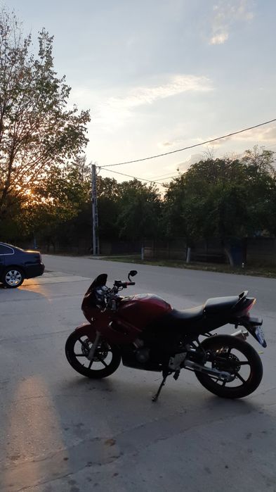 Vând honda cbr 125r 2004