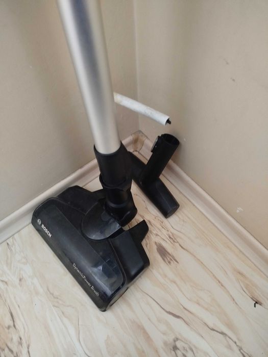 Вертикална прахосмукачка Бош unlimited 7 без кабелна