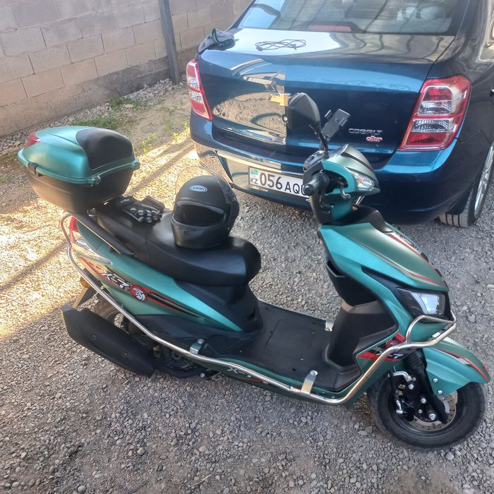 М8 х-7 темно зеленый мопед