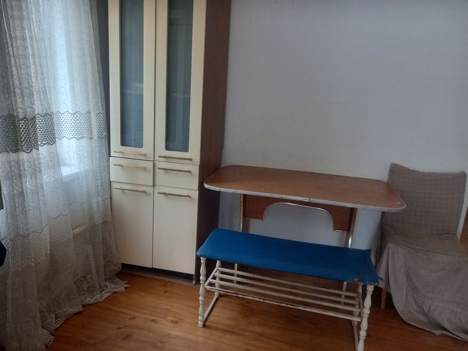 Сдам в аренду полдома 2комнаты.