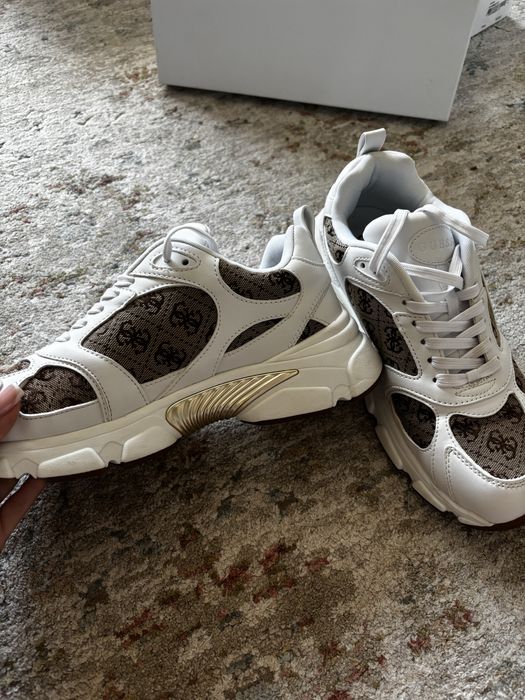 Маратонки Guess