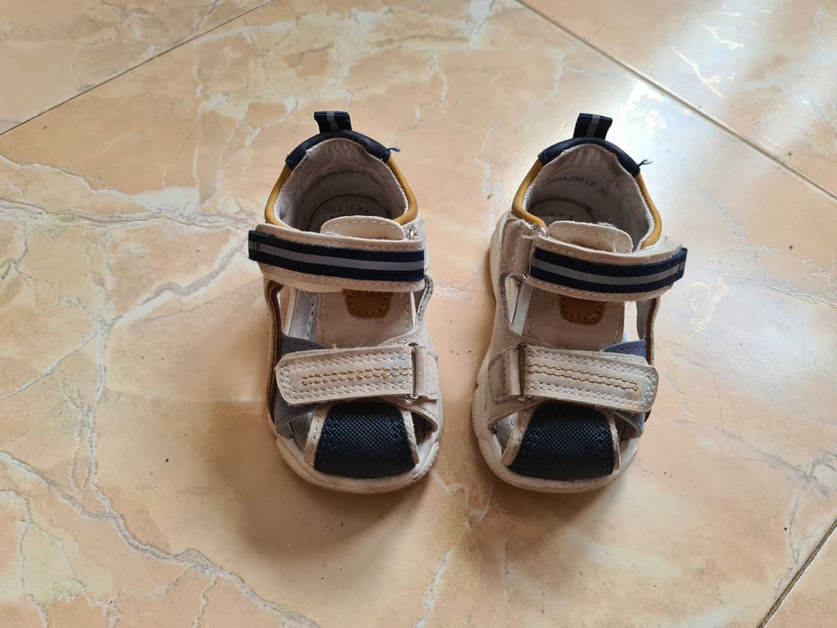 Детски сандали за момче – номер 20, бежови с тъмносини акценти, велкро