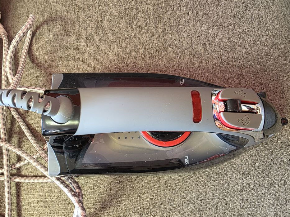 Ютия Russell Hobbs чисто нова Supreme Steam  Pro 2600W