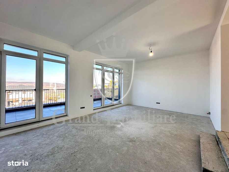 Duplex de vanzare 270 mp, zona Floresti