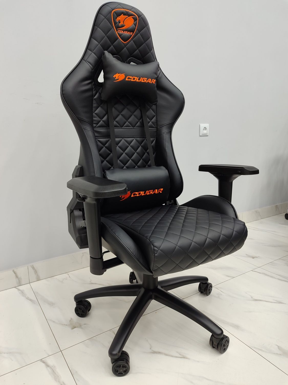 Компьютерные игровые кресло модель Cougar black: 2 402 400 сум ...