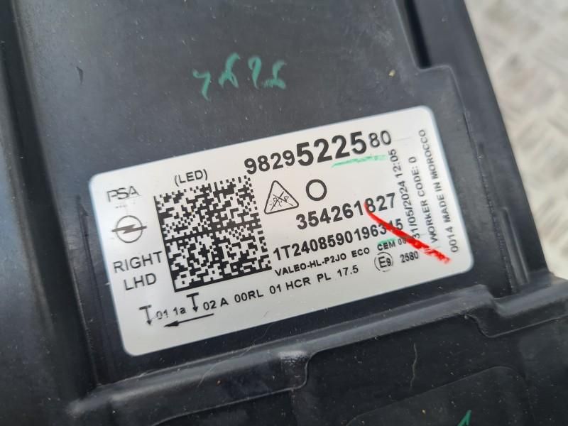 Far dreapta full LED MATRIX Opel Corsa F