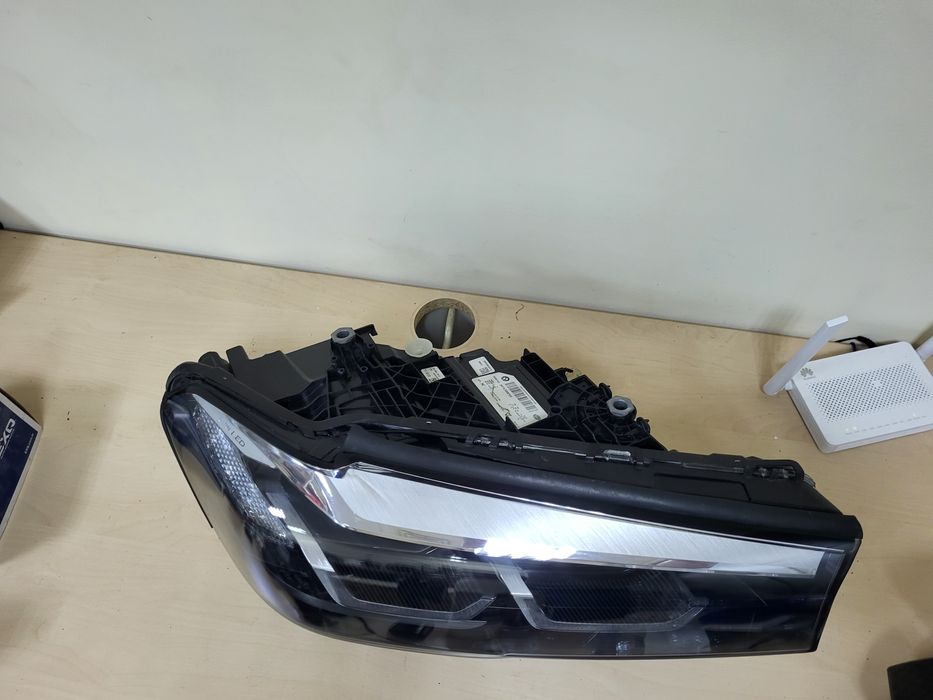 Десен фар фарове BMW G30 G31 LED Facelift desen far farove бмв г 30