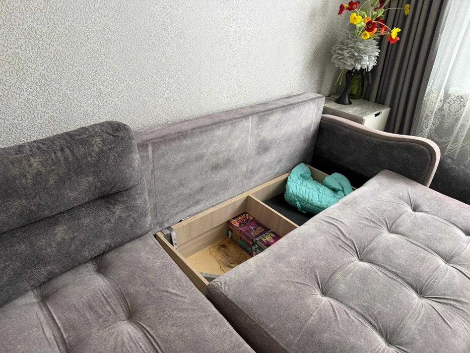 Диван угловой с подушками