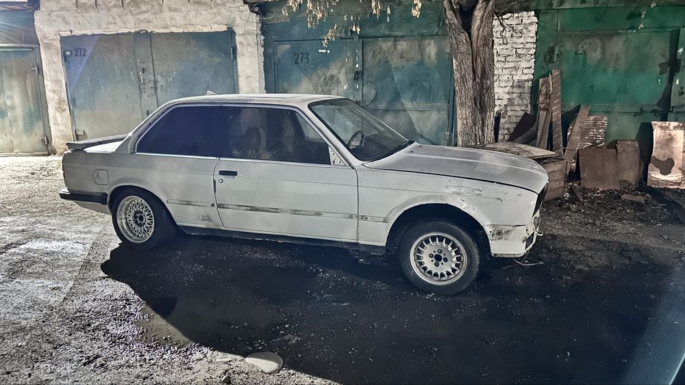 Bmw e30 купе под корч