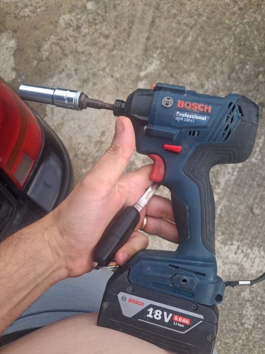 Impact Bosch cu incarcator