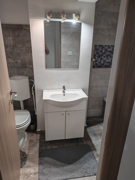 Închiriez apartament 2 camere decomandat micro 12 Târgoviște