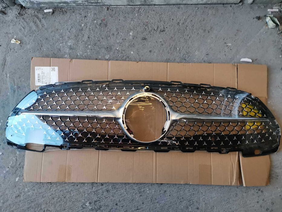 Предна сребристa решетка за Mercedes W206 C-Class