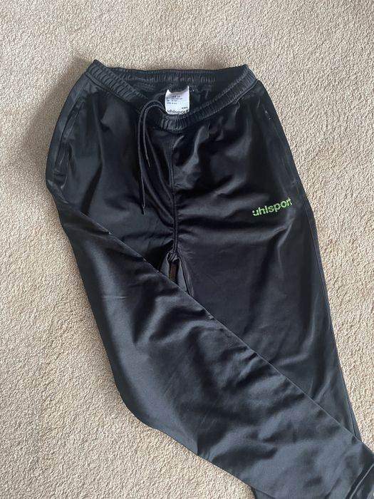 Uhlsport долнища, две на брой