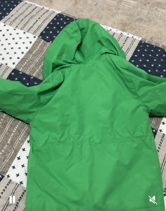 Продам куртку осень весна