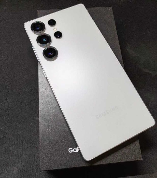 Ново Galaxy S25 ultra/512gb./ може и бартер