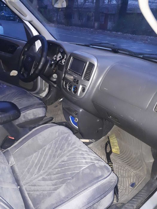 Автомобиль Форд Эскейп