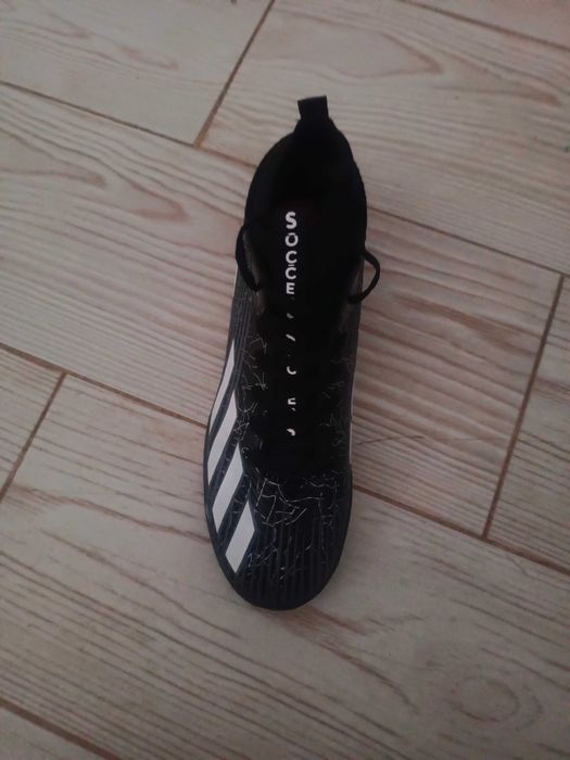 Adidași sport ,mărimea 43 ,sunt nepurtați,mie nu îmi plac