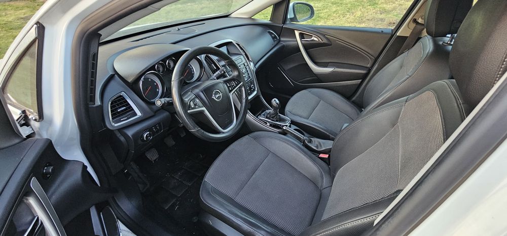 OPEL Astra 2011 — imagine 5