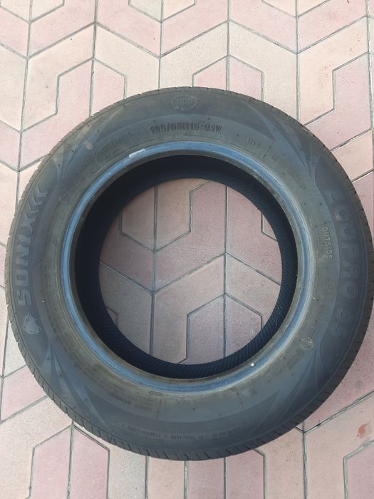 Продаются шины новые  R15