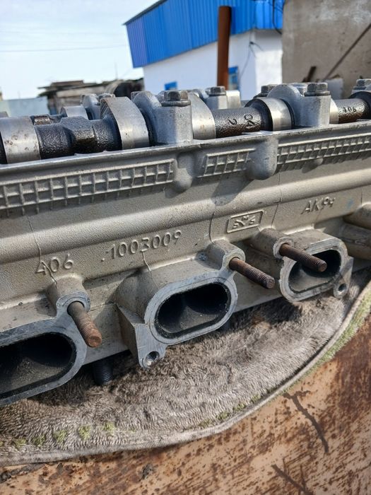 Головка блока цилиндров 406