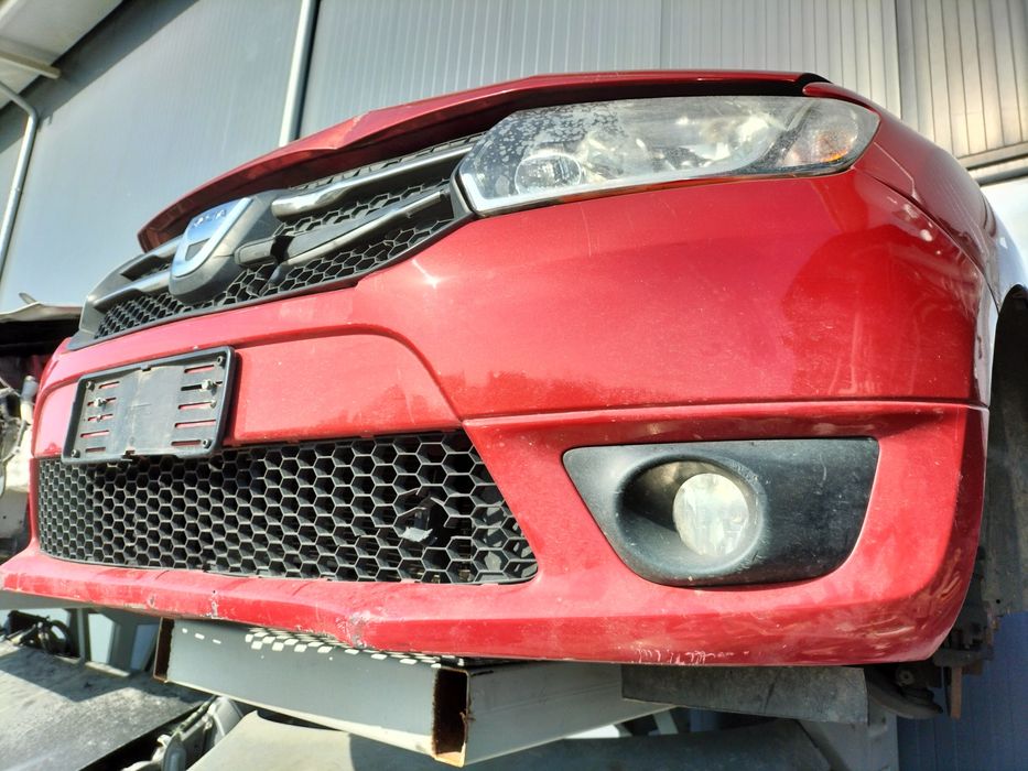Предна броня Dacia Sandero / Дачия Сандеро 2014г.