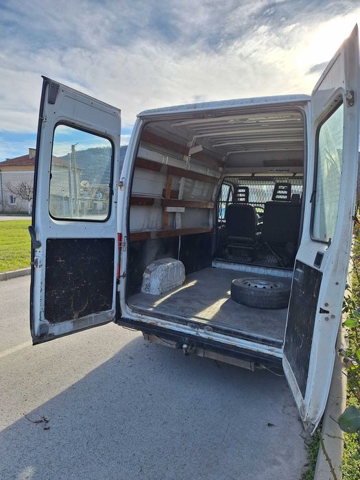 Товарен бус CITROEN JUMPER 1.9 TDI 2001 г.