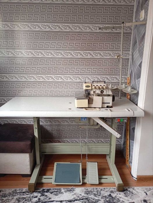 Tikuv mashinasi 2 ta averlo va bir chok