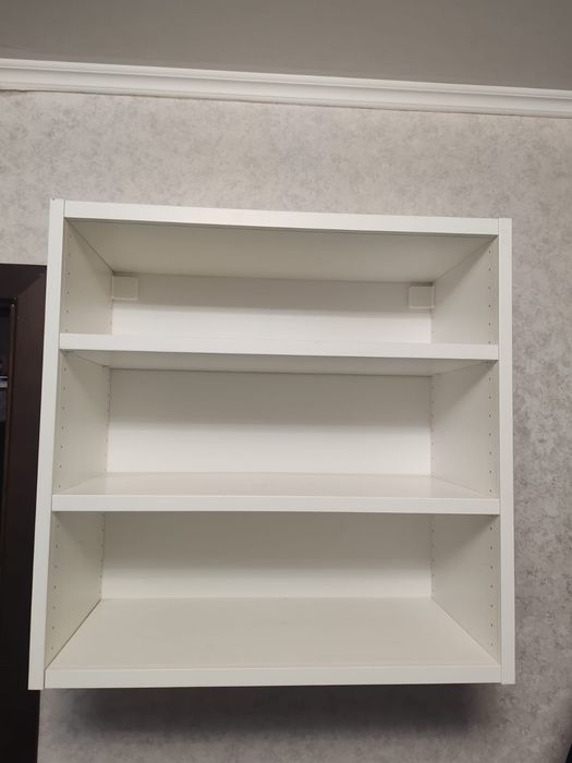 Шкафы и стол для подростка