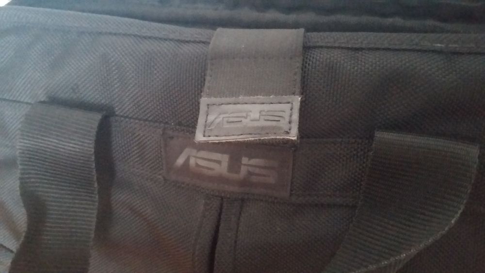 Geanta laptop ASUS originala.