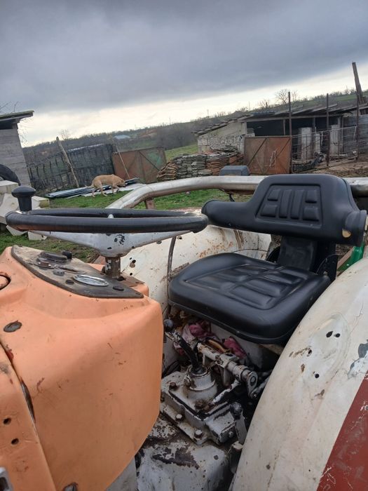 Vând tractoras de lucru!