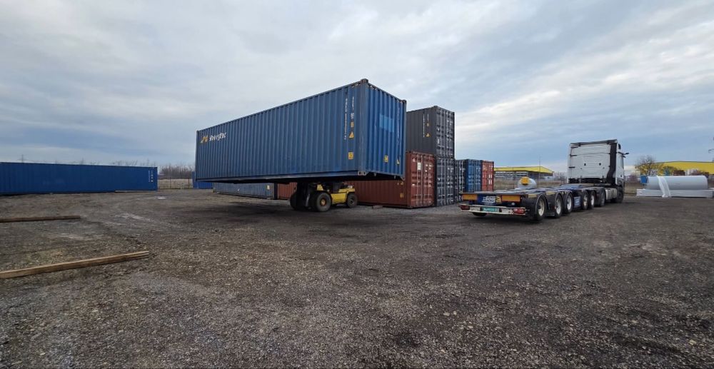 Vand containere maritime