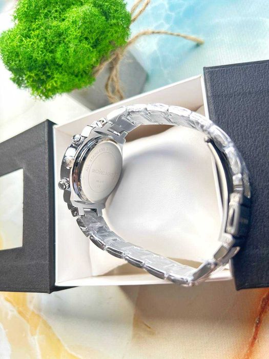 Ceas damă Model 7- Nou în cutie - Cadoul Perfect