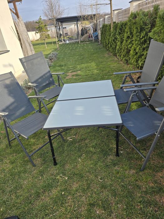 Vand set masa si 4 scaune de camping, impecabile, calitative