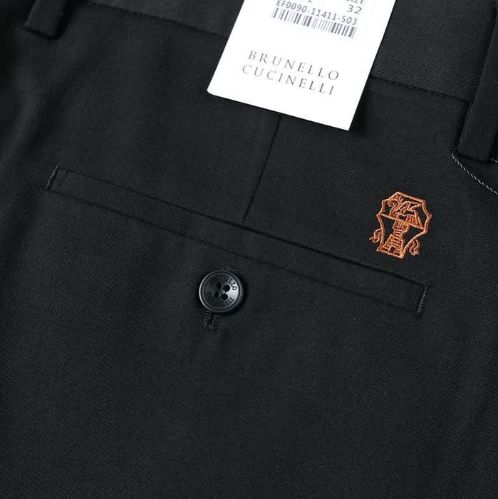 Елегантни панталони Brunello Cucinelli.