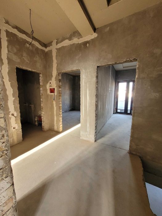 Хонобода коробка холатида уй сотилади