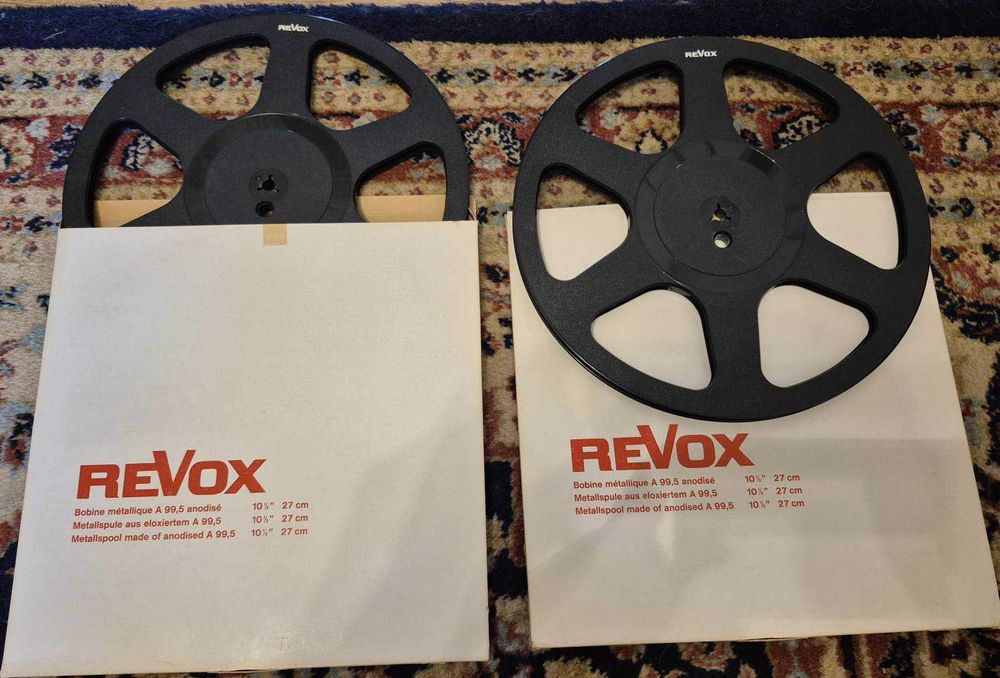 Role si benzi ReVox pentru magnetofon.